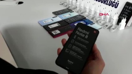 İzmir'de, gümrük kaçağı akıllı telefon operasyonu