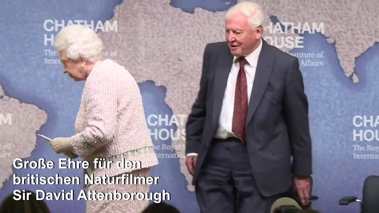 Queen ehrt Naturfilmer Sir Richard Attenborough
