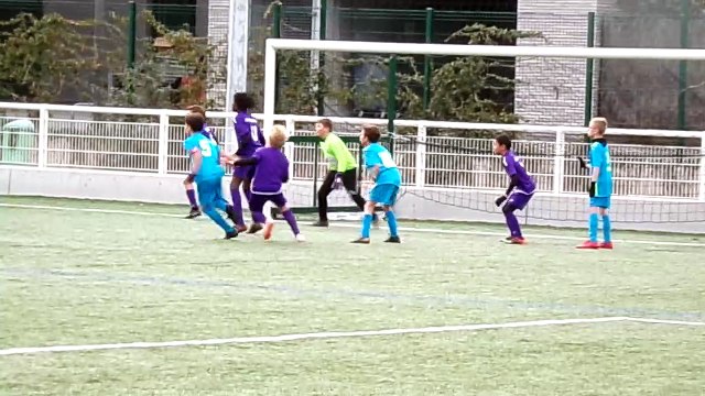 Championnat U12. HELLEMMES - LAMBERSART : 1 - 6 (0-2)