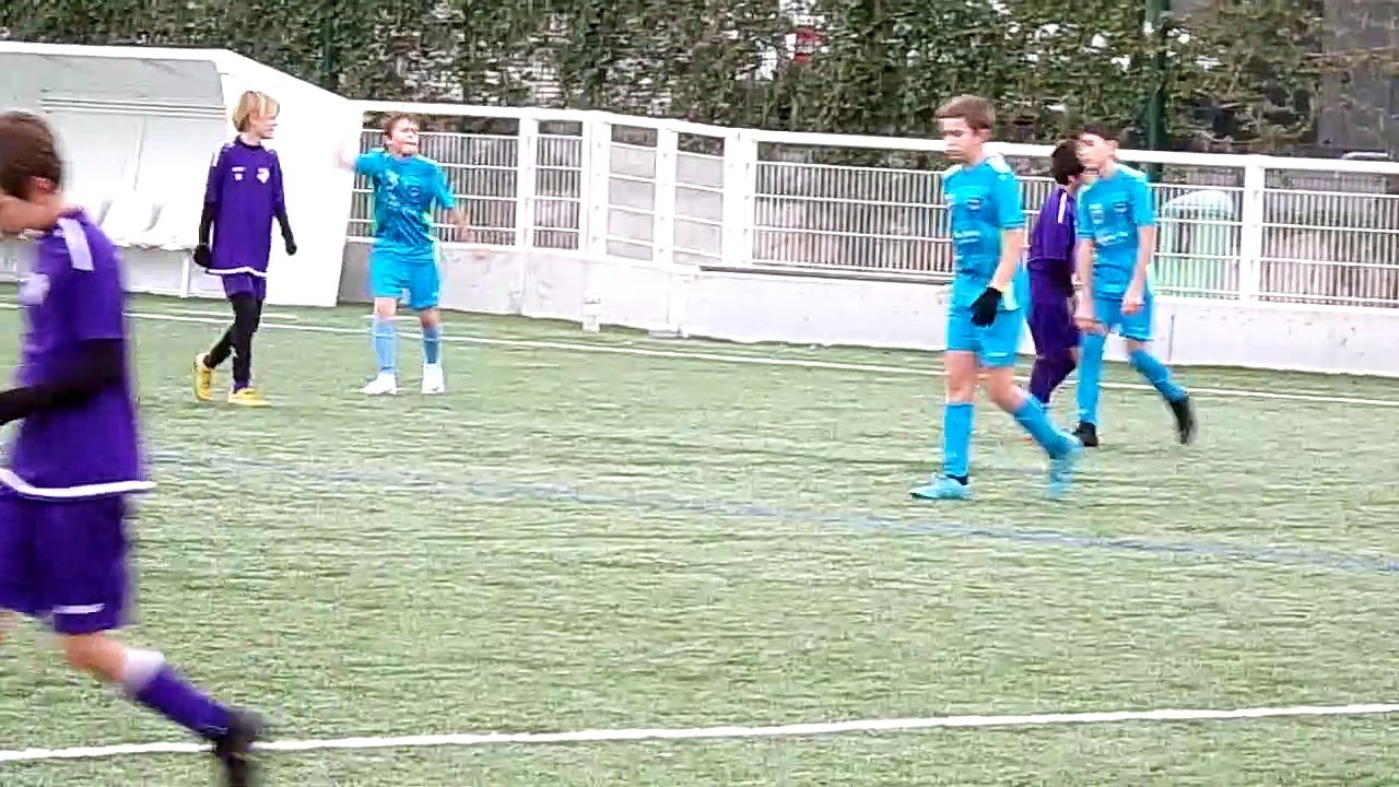 Championnat U12.  HELLEMMES - LAMBERSART :  1 - 6  (0-2)