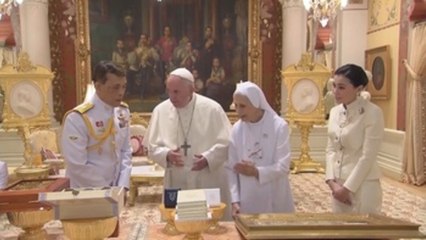 El papa denuncia en Bangkok el flagelo de la prostitución de niños y mujeres
