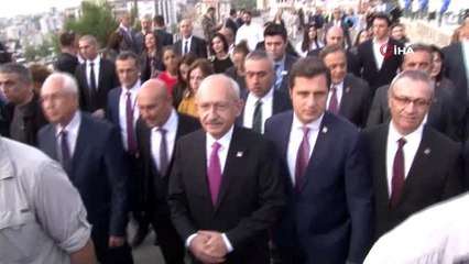 Kılıçdaroğlu İzmir'de kız öğrenci yurdu açılışına katıldı