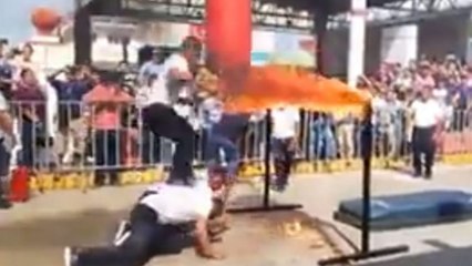 VIDEO: Policía se incendia durante desfile por Revolución Mexicana