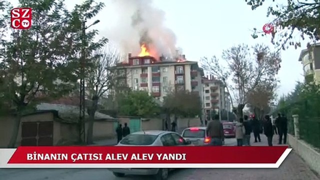 Binanın çatısı alev alev yandı