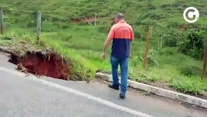 Defesa Civil isola área da rodovia ES 261