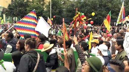 Milhares perotestam na Colômbia