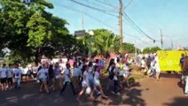Sete dias após a morte de Alisson de Araújo, amigos e familiares fazem passeata pedindo justiça