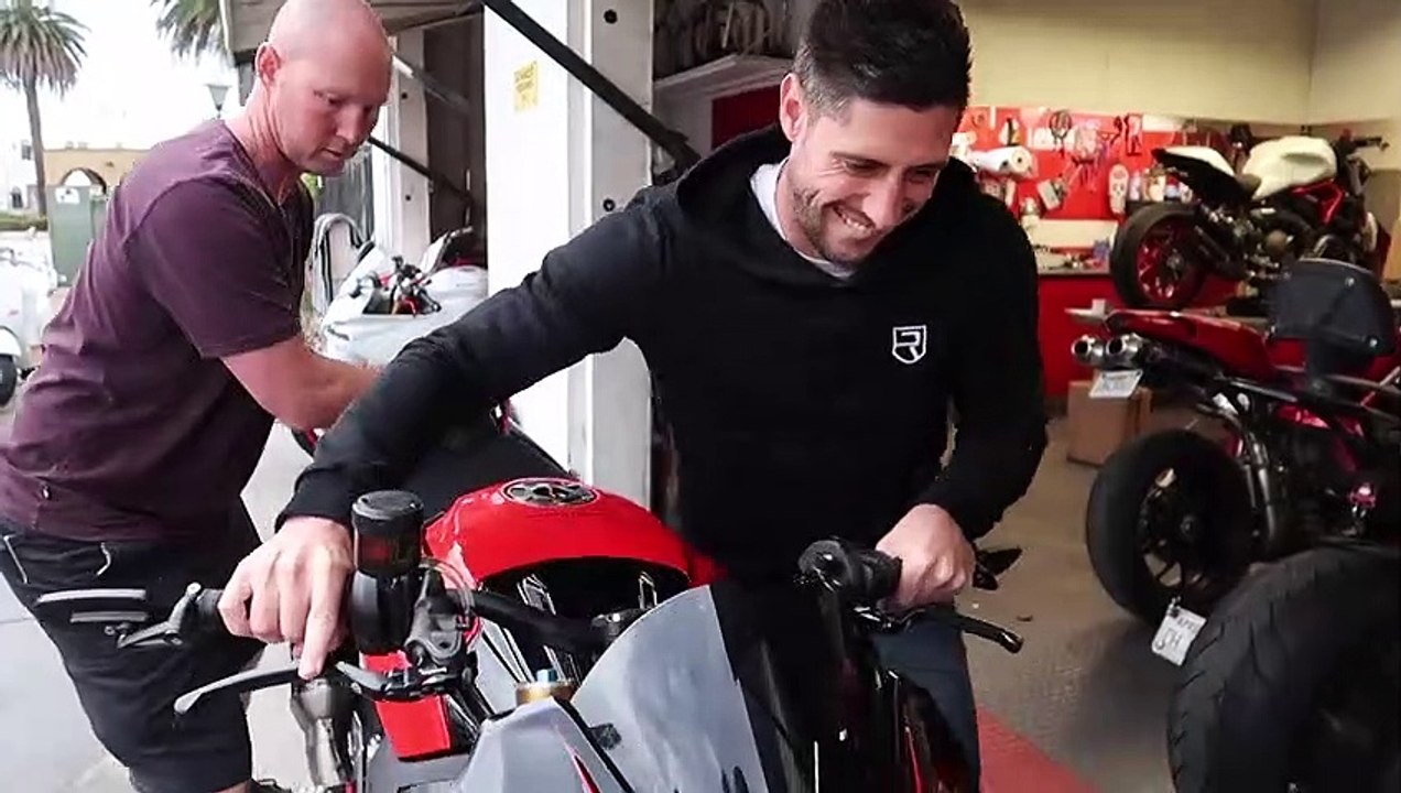 The Worlds Lightest and Fastest Aprilia Tuono!!!