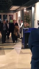 Tải video: Ex Pakistani Prime Minister Nawaz Sharif in UK Hospital