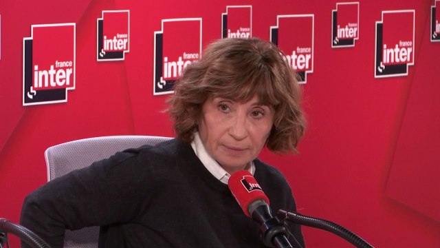 Ariane Ascaride : Excusez-moi, monsieur le président de la République, mais quand vous n'arrivez pas à finir votre fin de mois, quand vous avez une retraite de 900€ et que vous devez payer le loyer (...) on n'a pas tellement envie de rigoler