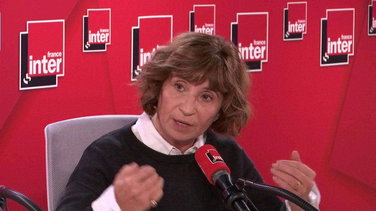 Ariane Ascaride : "Quand j'étais petite, il y avait la contre-culture d'un monde populaire, d'une manière de s'entraider. Aujourd'hui, on vous dit que si vous n'êtes pas comme on vous le montre dans les pubs à la télé, vous êtes un pauvre mec."