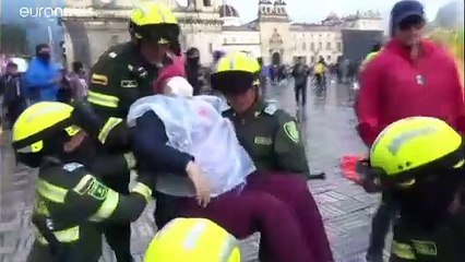 La protesta esplode a Bogotà, almeno tre morti e centinaia di feriti