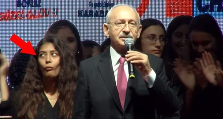 Kılıçdaroğlu, "Erdoğan'ı indireceğiz" deyince arkasındaki genç kızın yüzü şekil değiştirdi