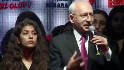 ''Erdoğan'ı indireceğiz'' diyen Kılıçdaroğlu'nun arkasındaki kız olay oldu