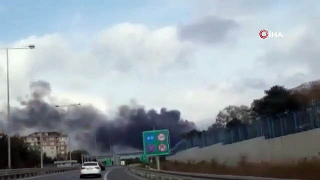 İstanbul'da askeri bölgede yangın ! Dumanlar gökyüzünü kapladı