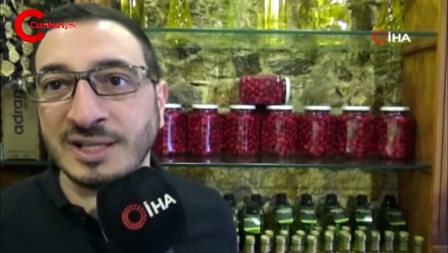 Siyah zeytin, yeşil zeytinden sonra bu da kırmızı zeytin
