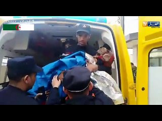 لحظة نقل الطفل لخضر صيلع إلى المستشفى بعد العثور عليه بغابة تغرسان بـ الجلفة