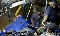 Capturan a presuntos sospechosos que se dedican a robar en buses urbanos en Guayaquil