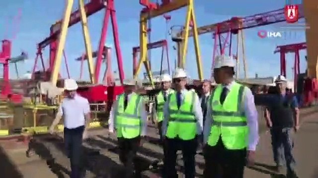 Yunuslar boğazdan görsel şölen havasında böyle geçtiler