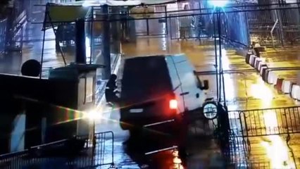 Así embistió la furgoneta kamikace la frontera de Ceuta