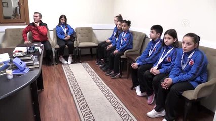 Vali Dağlı, Avrupa'da madalyayla alan judocuları kabul etti