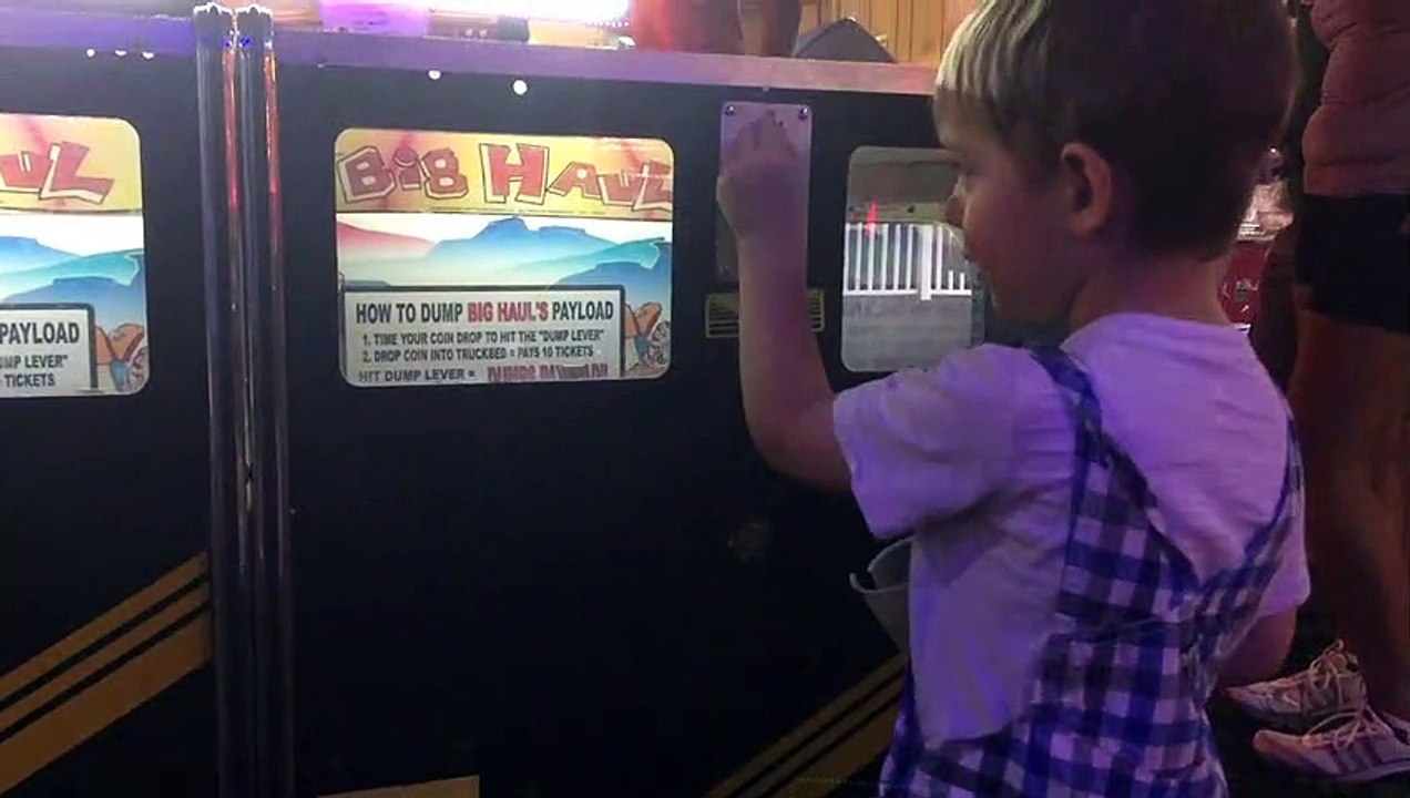 Logan Xavier (2016) Chuck E Cheese Ticket Win