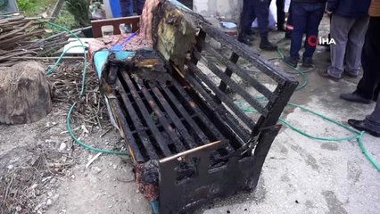 İki katlı ev, sobadan çıkan yangına teslim oldu
