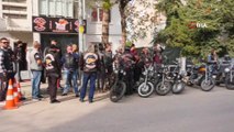 Motosikletleriyle okul okul dolaşıp öğrencilere bot ve mont yardımında bulundular