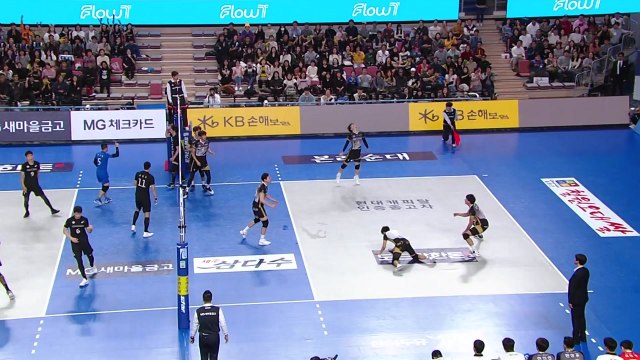 새 외국인 선수 다우디 22득점, 현대캐피탈 연패 탈출 / YTN