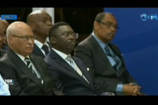RTG/Le Premier Ministre, Julien Nkoghe Bekale représente le Gabon au sommaire extraordinaire des Chefs d’États de la Communauté économique et monétaire de l'Afrique centrale (Cemac) à Yaoundé