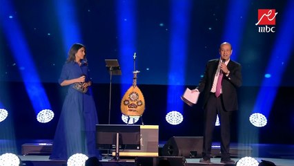 عمرو أديب يدير المزاد على عود راشد الماجد في "ليلة السندباد" بموسم الرياض