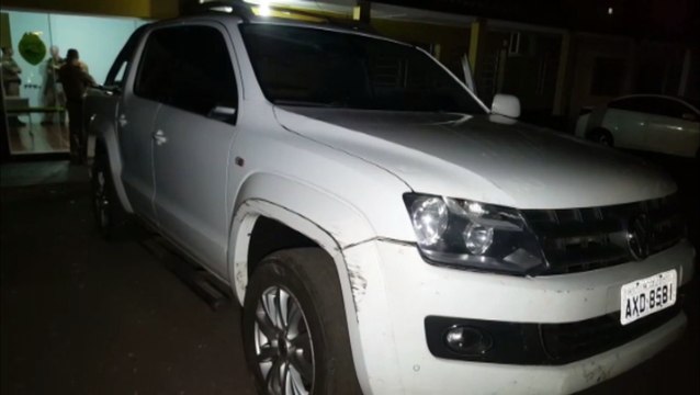 Policiais trocam tiros com contrabandistas e apreendem caminhonete carregada com cigarros