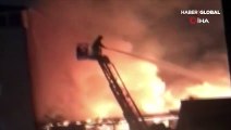 İstanbul'un göbeğinde gece yarısı korkutan yangın