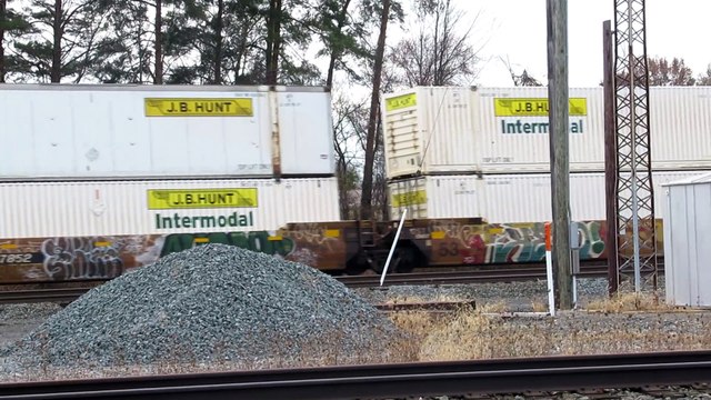 Norfolk Southern container train going through Berea, Ohio (11/22/2019)