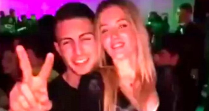 Tuvalette cinsel ilişkiye girerken yakalandı! Sözleşmesi feshedildi