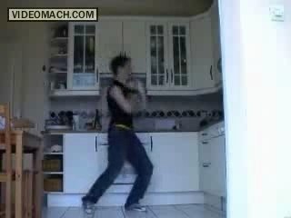 Tecktonik dancing