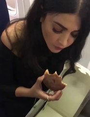 Shruti Haasan Eating so Hot | Actress & Divas