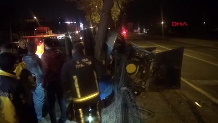 Bursa ağaca çarpan otomobilin sürücü öldü