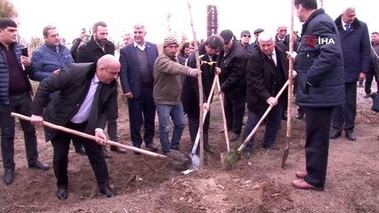 - Türkiye'nin Bakü Büyükelçisi Özoral, Ahıska Türklerini Ziyaret Etti