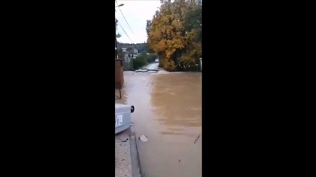 Intempéries : le Var placé en vigilance rouge, le village de Rians inondé