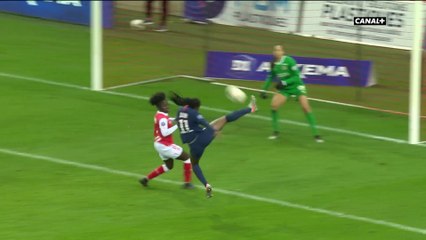 La magnifique reprise acrobatique de Kadidiatou Diani  !