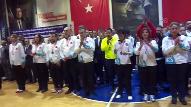 Bakan Selçuk, şampiyon öğretmenlere kupalarını verdi (1) - ANKARA