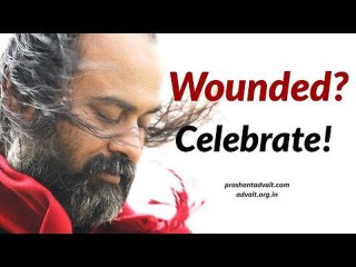 Acharya Prashant on Saint Kabir: In the middle of your wounds, celebrate!