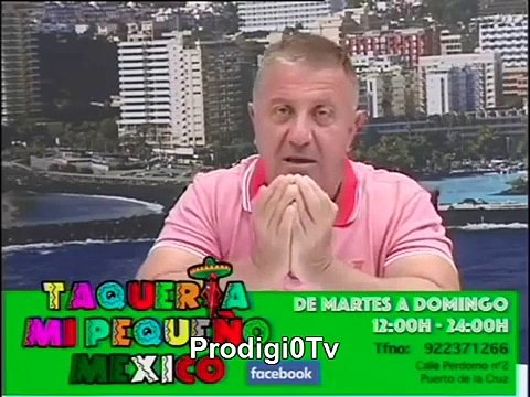 Pepe López enloquece con un cura que casó a dos lesbianas