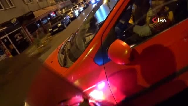 Motosikletlilerin ölümden kıl payı kurtulduğu anlar kamerada