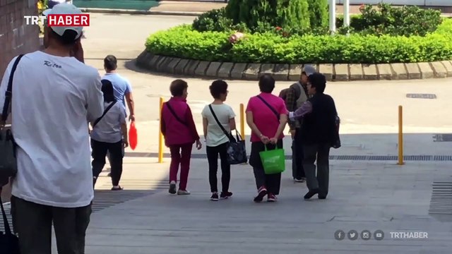 Hong Kong'da halk, protestoların gölgesinde sandık başında