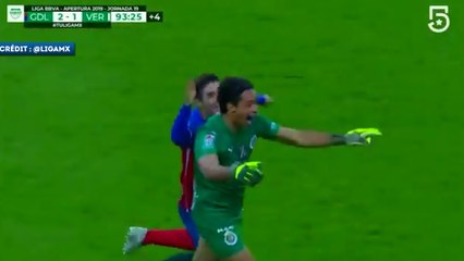 L'incroyable but d'un gardien au Mexique