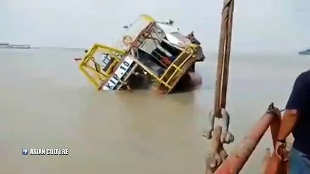 Detik-detik Kapal milik PT Timah Tenggelam di Perairan Prayun, Riau