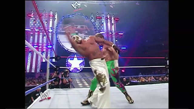 Eddie Guerrero vs. Rey Mysterio | Steel cage match