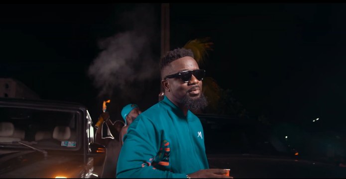 Sarkodie - Oofeetsɔ ft. Prince Bright [Buk Bak] (Official Video)